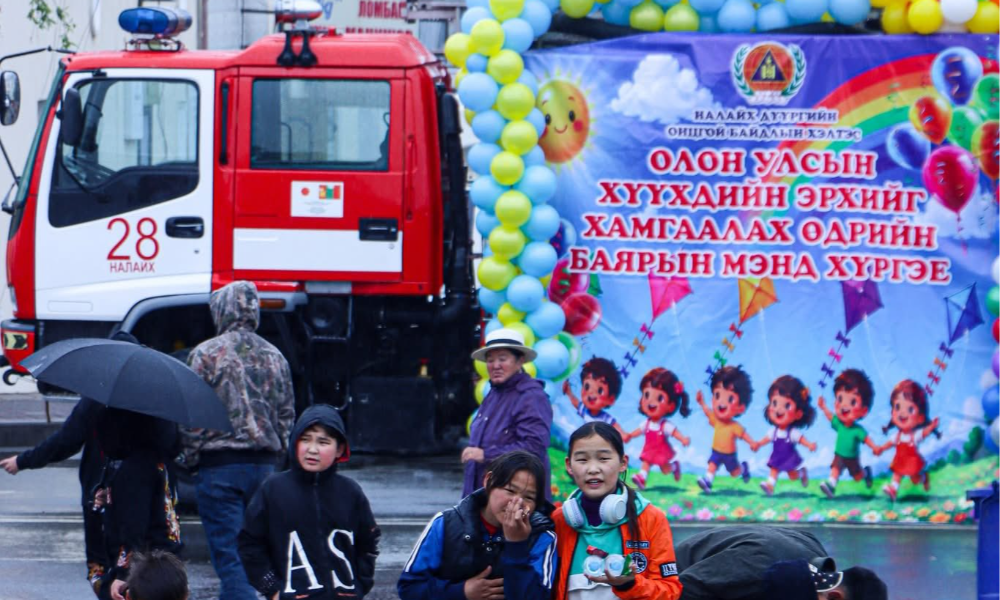Олон улсын хүүхдийн эрхийг хамгаалах өдөр, Хүүхдийн баярыг тохиолдуулан Налайх дүүргийн Соёлын ордны урд талбайд зохион байгуулагдаж буй “Хүүхэд бүр од–2026” баярын үйл ажиллагаа хүүхэд багачуудын инээд хөөр, баяр баяслаар дүүрэн болж өнгөрлөө. 
Хүүхдийн төлөө за гэсэн бол заавал хийе.
🌈 Хүүхэд бүр инээмсэглэж,
✨ Хүүхэд бүр мөрөөдөж,
⭐ Хүүхэд бүр од байг.
